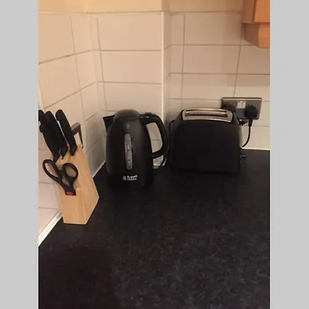 Apartment Comfortable 2 Bed Near The City Centre