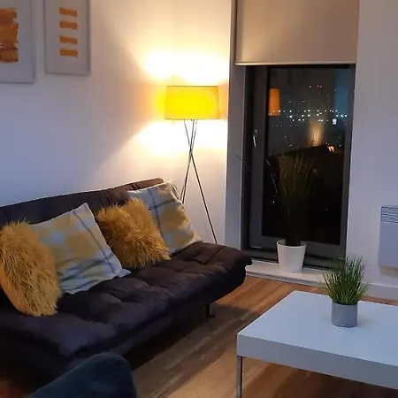 Amazing 2-bed In Media City Games * Manchester