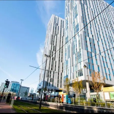 Amazing 2-bed In Media City Games * Manchester