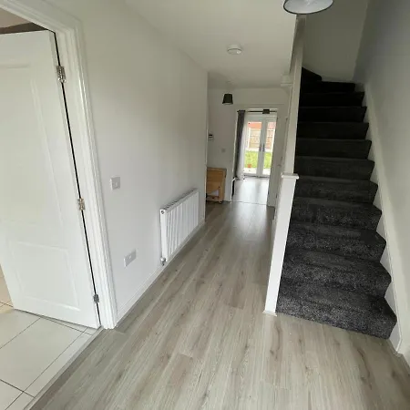 Large Bright King Sized - Short Walk From Cc
