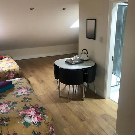 Big Rusholme With Tv And Private Bathroom-parking&wifi Bed & Breakfast *