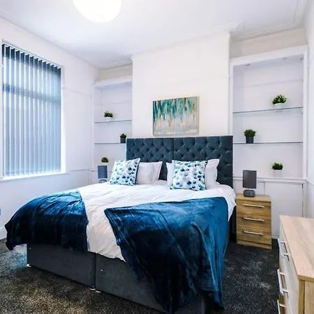 Kharma House - 5 Bed Sleeps 9 Manchester