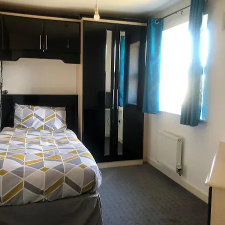 Double Bedroom With Ensuite Konukevi *
