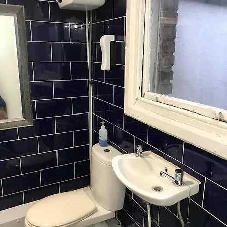 The Avenues And Alleyways Hotel *