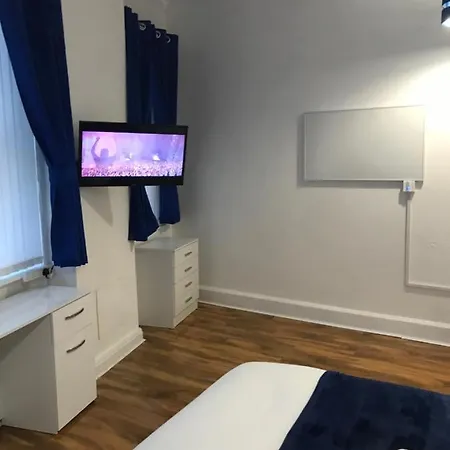 The Avenues And Alleyways * Manchester