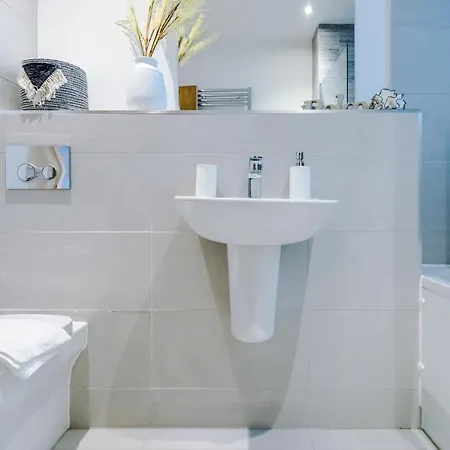 The Popworks 2 Bedroom - Mcr Dens *