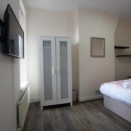 Ferienhaus 6 Bedroom House 10min Drive From Centre Manchester