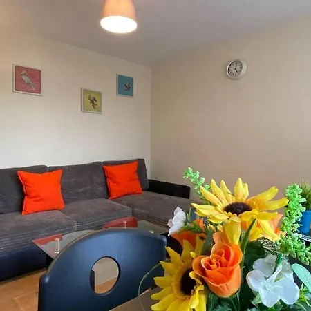 Serene Apt In The Heart Of Stretford *