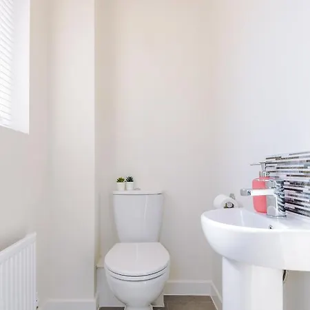 Lägenhet Vidale Court, 3 Bedroom House With River Irwell View, Sleeps 6 Manchester