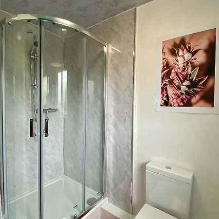 Prázdninový dům Large Townhouse - 4 Bedrooms - Free Parking