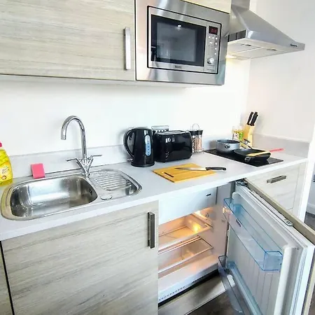 City Centre Residential Studio Apartment Апартаменты Манчестер