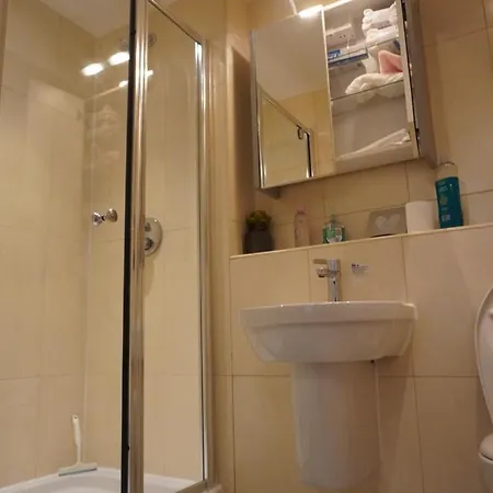 Instant Housing Manchester * Манчестер