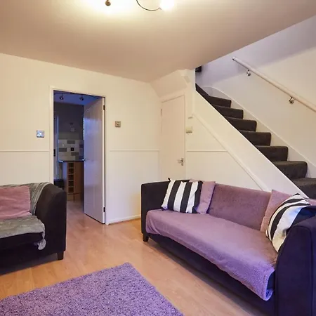 Cosy 2 Bed House Near City Centre With Private Garden בית נופש מנצ'סטר
