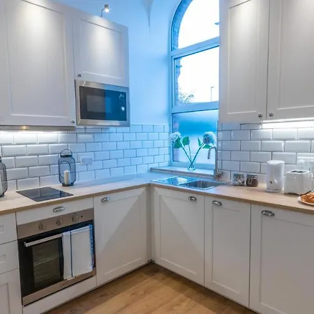 Spacious Modern With Private Entrance In By Pillo Lejlighed *