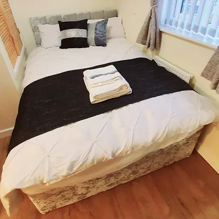 Brigstock Holidays House Apartment