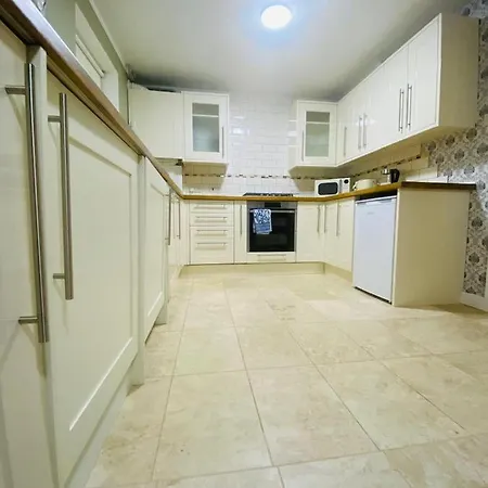 Brigstock Holidays House Manchester