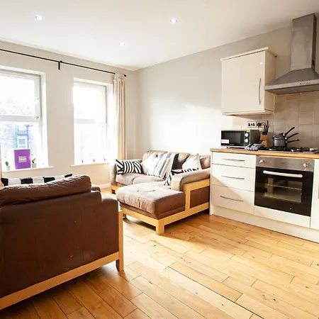 Large Near City Centre Perfect For Groups מנצ'סטר