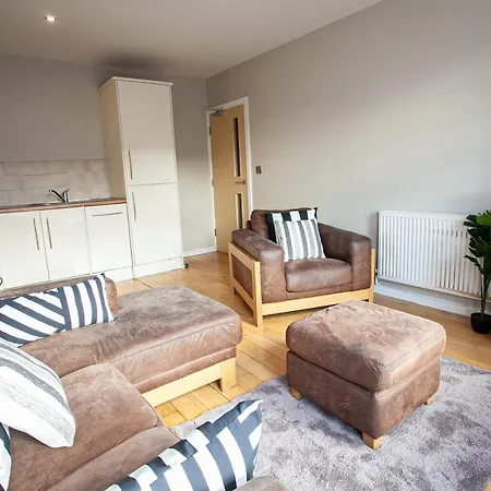 Large Near City Centre Perfect For Groups