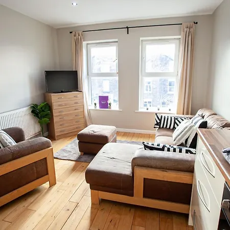 Large Near City Centre Perfect For Groups דירה מנצ'סטר