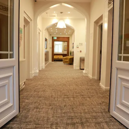 Hazeldean Hotel Prestwich