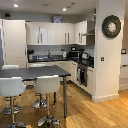 2 Bedroom - Close To Piccadilly Train Station / Edge Of The Northern Quarter * マンチェスター