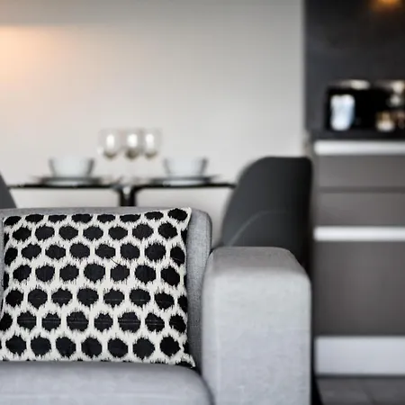 דירה Onpoint - Spacious 2 Bedroom Apt - City Centre With Balcony