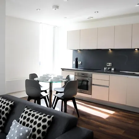 דירה Onpoint - Spacious 2 Bedroom Apt - City Centre With Balcony