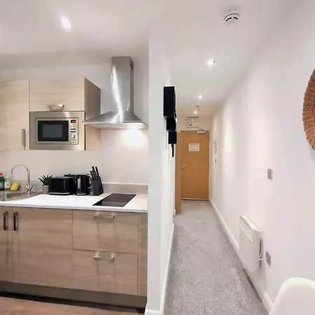 Апартаменты New Listing Close To Oxford Road Train Station Манчестер