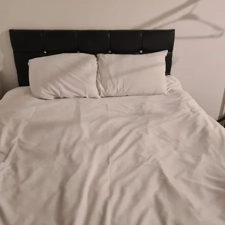 Impeccable 1-Bed Apartment In Manchester *
