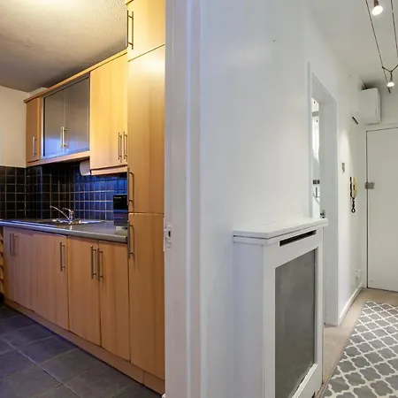 Апартаменты Cosy One Bed Apartment - Close To Cc