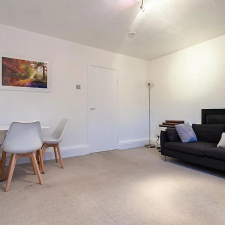 Апартаменты Cosy One Bed Apartment - Close To Cc