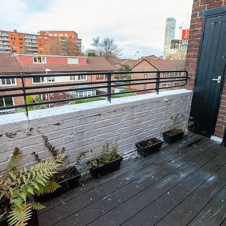 Cosy One Bed Apartment - Close To Cc *