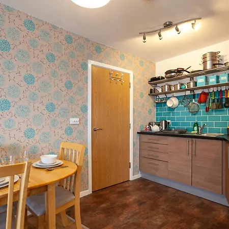 Stunning 2 Bed Apartment-Sports City * Manchester