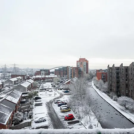 Stunning 2 Bed Apartment-Sports City Manchester