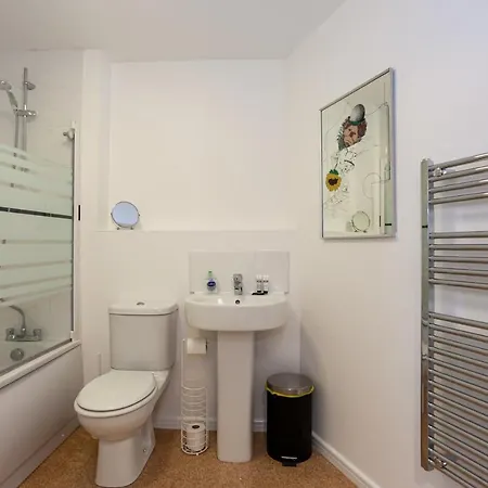 Stunning 2 Bed Apartment-Sports City * Manchester