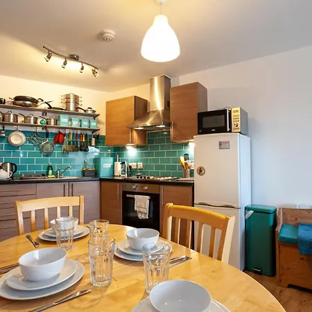 Stunning 2 Bed Apartment-Sports City Lejlighed