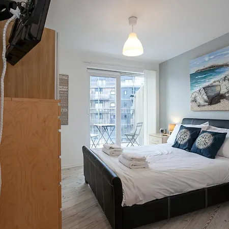 Stunning 2 Bed Apartment-Sports City Lejlighed