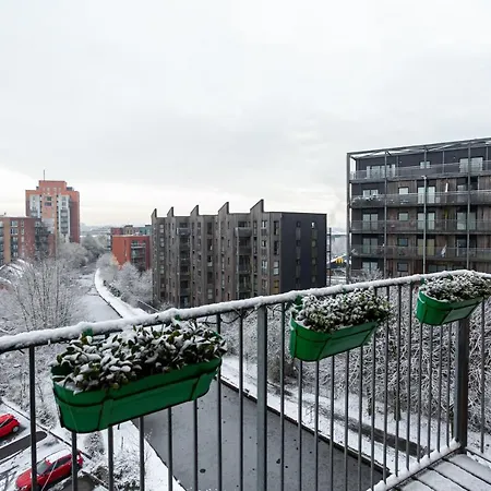 Stunning 2 Bed Apartment-Sports City