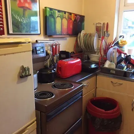 Denton, Manchester M34 - Close To J24 M60/A57 * Manchester