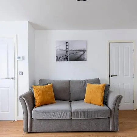 Lovely 2-Bed House In Manchester Feriehus *