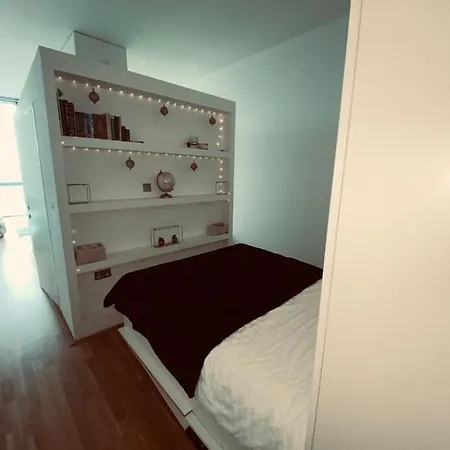 Waterfront View Studio Apartment Man Utd Stadium Апартаменты Манчестер