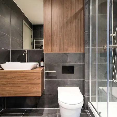 Ultra Modern 2 Bed Apartment - City Centre Апартаменты *