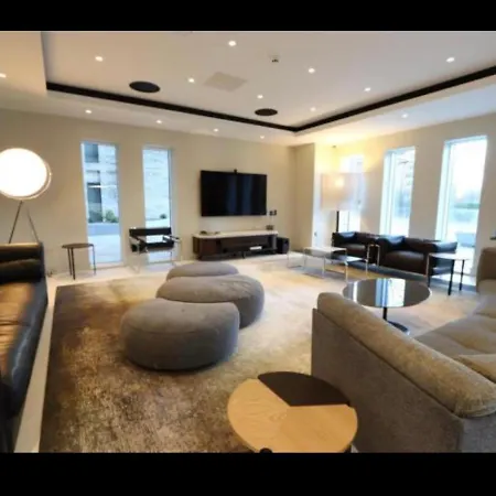 Apartamento Luxurious Centre 2 Bed *