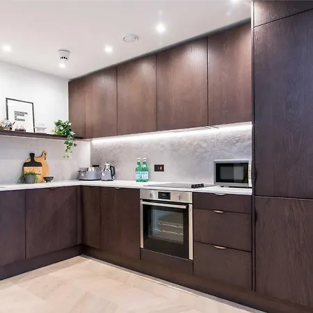 Апартаменты Ultra Modern 2 Bed Apartment - City Centre *