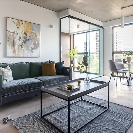 Ultra Modern 2 Bed Apartment - City Centre *