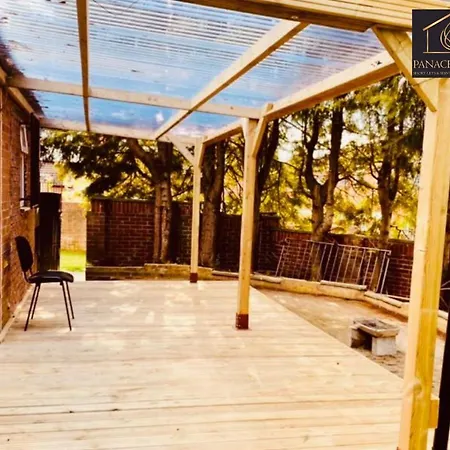 Lovely 1 Bed House Share! Free Off Road Parking! Large Rear Garden * マンチェスター
