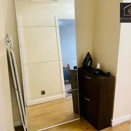 Lovely 1 Bed House Share! Free Off Road Parking! Large Rear Garden 別荘 マンチェスター