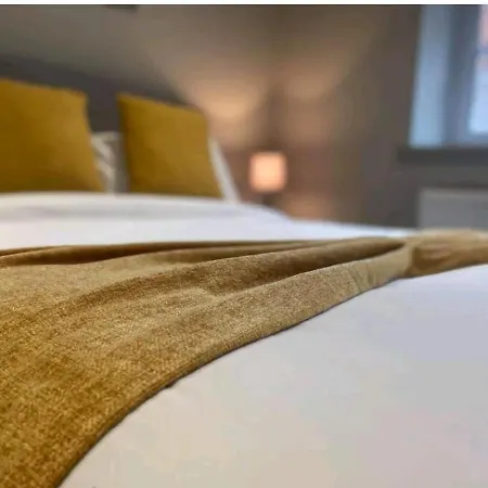 Exquisite Cosy 2-bed In Salford Apartment