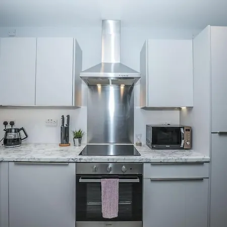 Large Stylish 3 Bed Media City Apart Free Parking Apartment