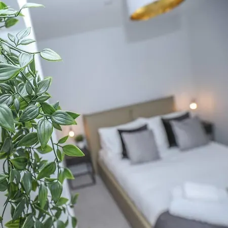 Large Stylish 3 Bed Media City Apart Free Parking Apartment